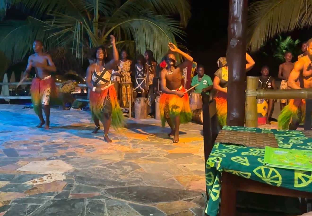 Espectáculo de Tambores y Fuego de Akomapa